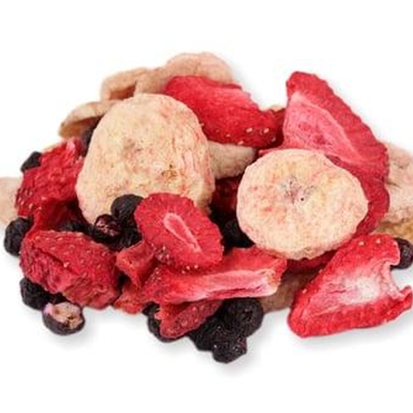 Prožijte explozi skutečných chutí. 35g mix mrazem sušeného ovoce (jahody, banány, borůvky) - 