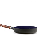SFINX Smaltovaný lívanečník s dř. držadlem BSE 24 cm 24 cm, (2.jakost)